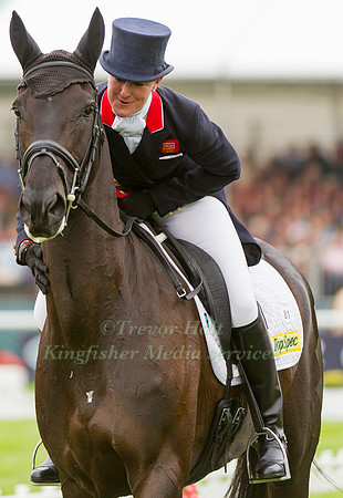 Nicola Wilson and Opposition Buzz