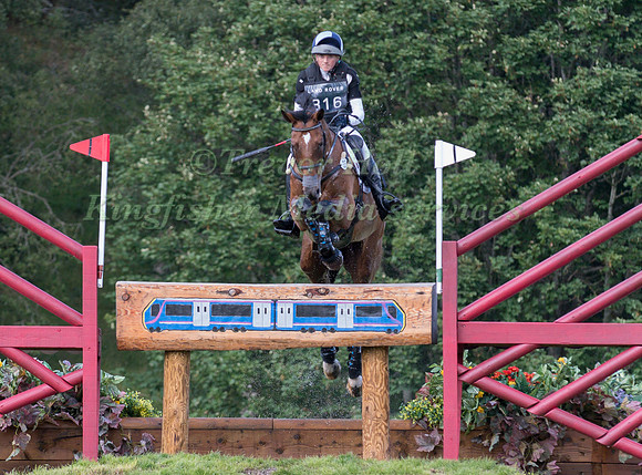 ELLEN CAMERON (GBR) AND HANLEEN CROWN JEWELS