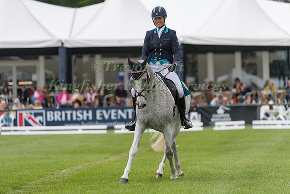 SARAH HOLMES (GBR) AND DUNGANSTOWN FLEUR