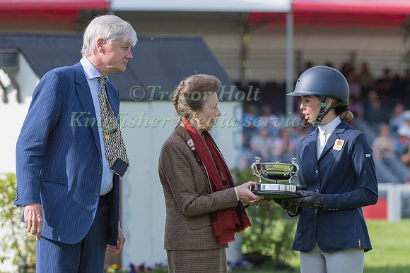Alice Casburn recieves the Glentrool Trophy