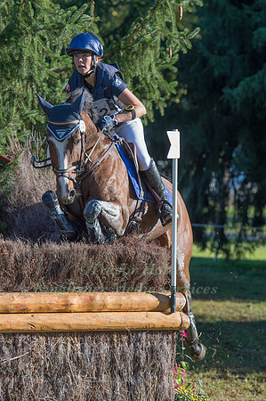 Elanore Musa (FRA) riding Themis Dhelleville