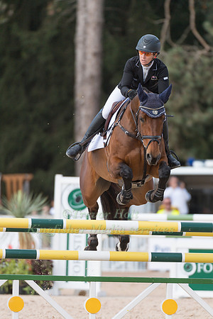 CAROLINE POWELL (NZL) AND FLIPPER K