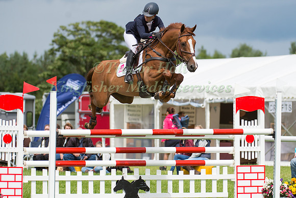Emma Hyslop-Webb riding Pennlands Lord Matcho
