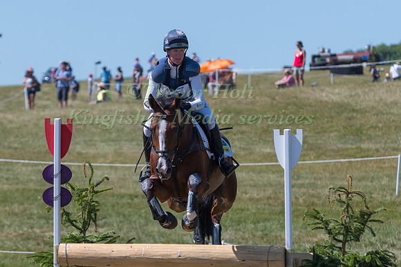 NICOLA WILSON (GBR) AND ONE TWO MANY