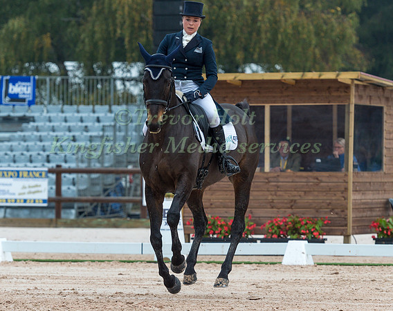 Katie O' Sullivan (IRL riding Cooley Blue Flame