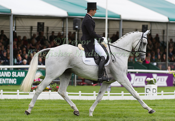 Jonathan Paget (NZL) and  Shady Grey