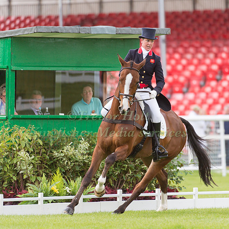 Nicola Wilson (GBR) and One Two Many