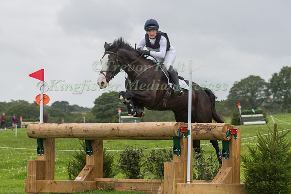 ALANIS MILNER-MOORE RIDING  MISS MAYBELL