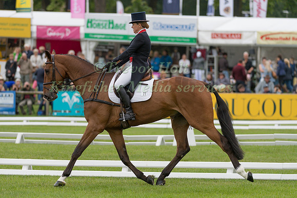 PIPPA FUNNELL (GBR) AND BILLY WALK ON