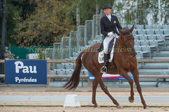 Karin Donkers (BEL) riding Jalapeno