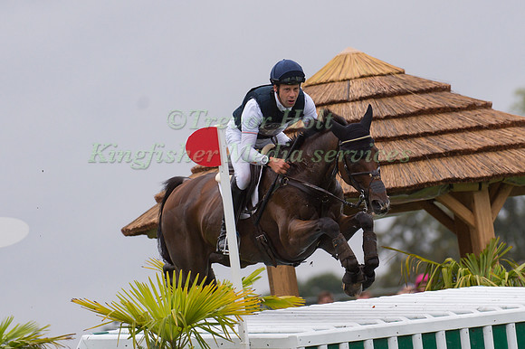 CHRISTOPHER  BURTON (AUS) RIDING NOBILIS 18