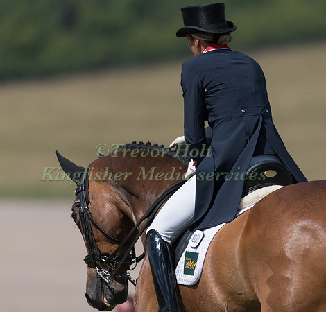 SARAH BULLIMORE (GBR) AND REVE DU ROUET