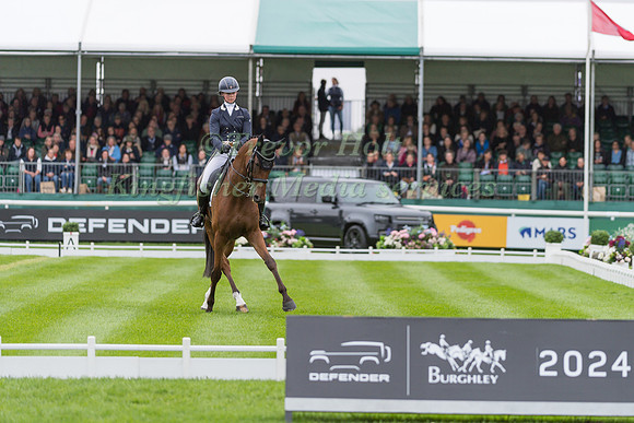 LIZZIE BAUGH AND B EXCLUSIVE (GBR)