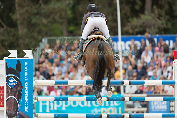 Christopher Burton AUS)  riding TS Jamaimmo