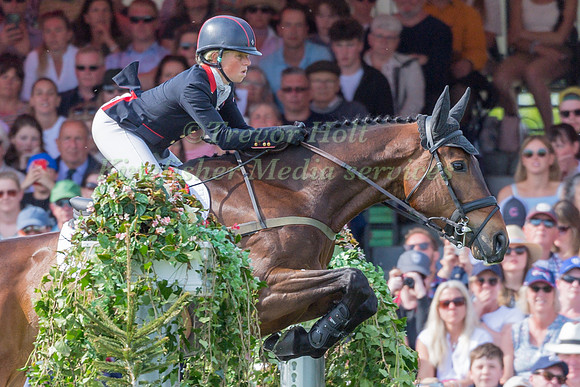 Rosalind Canter (GBR) and Lordships Graffalo