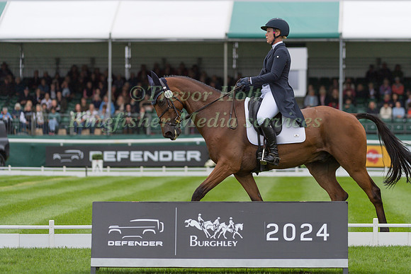 NICOLE MILLS AND FEARLESS W (GBR)