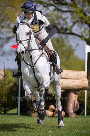 Sophie How riding  WINEPORT QUEST