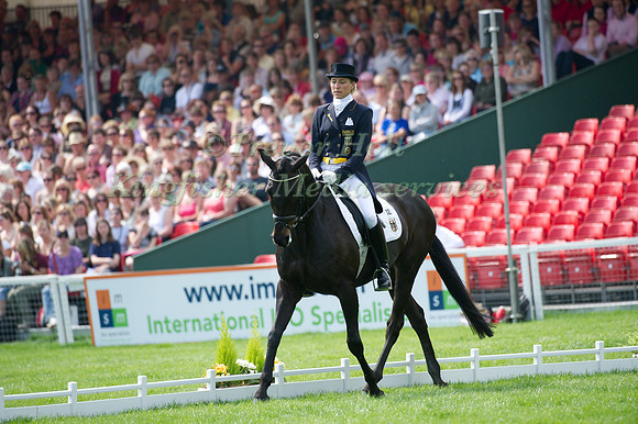 32 Ingrid Klimke & FRH Butts Abraxxas