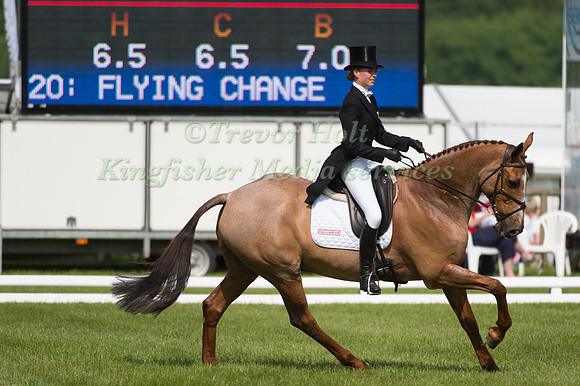 Sophie Beaty (GBR) riding Pink Gin
