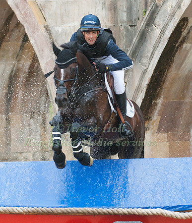 Jonathan Paget (NZL) riding Clifton Promise competing in the Cross Country Phase