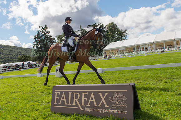 JOSEPHINE  SCHNAUFER (GER) RIDING VIVIAN 47
