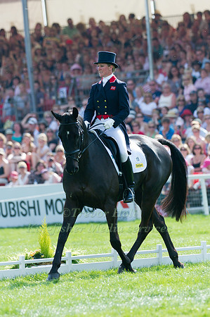 Nicola Wilson & Opposition Buzz