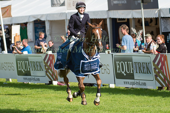CAROLINE CLARKE (GBR) RIDING TOUCH TOO MUCH