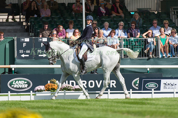 KIRSTY SHORT (GBR) RIDING COSSAN LAD