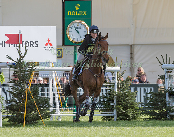 Pippa Funnell (GBR) and  Billy Walk On