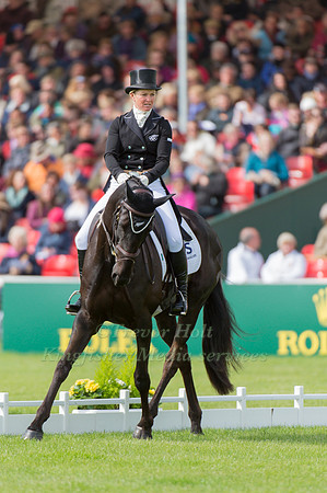 Jonelle Price (NZL) riding Classic Moet