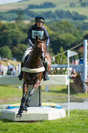FLORA HARRIS (GBR) RIDING BAYANO