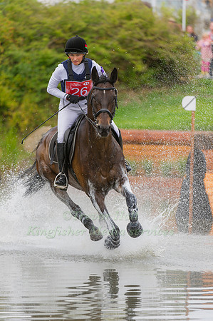 Alena Tseliapushkina and Passat