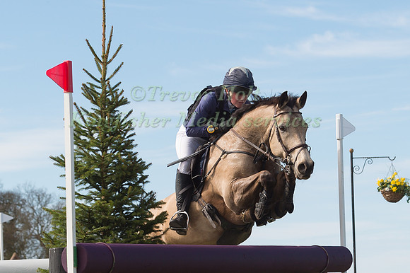 KATEY CUTHBERTSON RIDING OAREHOUSE HERO