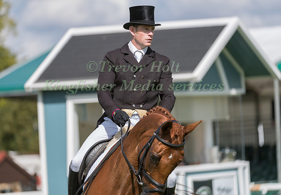 Angus Smales (GBR) and MJI Mount Echo