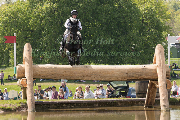 LYDIA HANNON (GBR) RIDING  MY ROYAL TOUCH