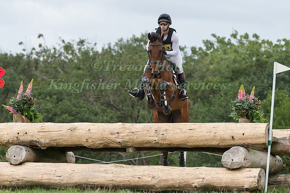 HARRY MUTCH RIDING  HD BRONZE