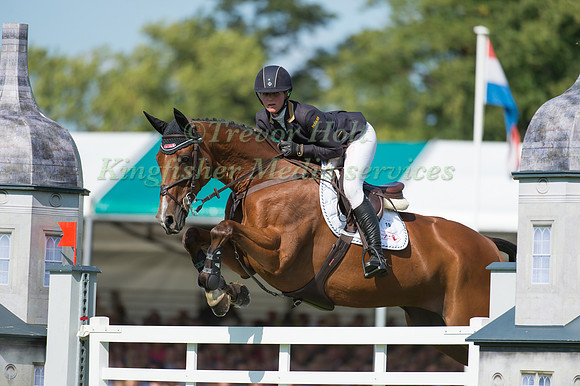 Hannah Bate (GBR) and  Finbury Hill
