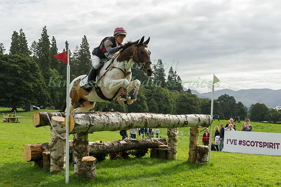 HENNY COOPER (GBR) RIDING SPORTSFIELD TWO TONE