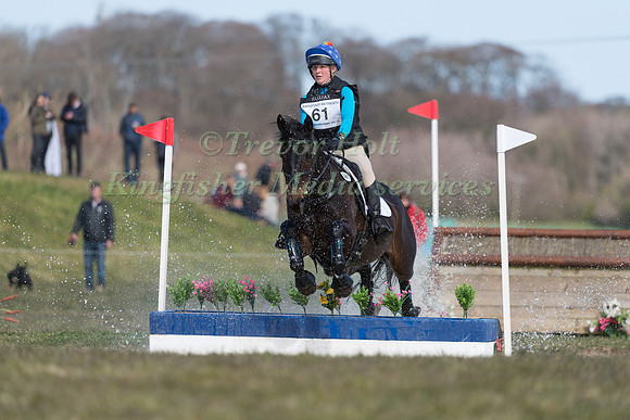 JESS FALLE RIDING ABC ARCTIC DAME