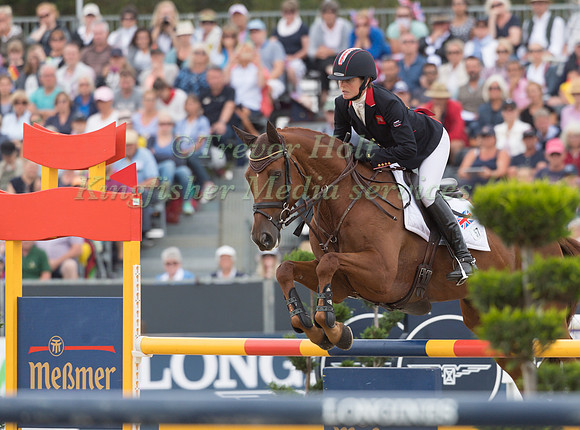 Piggy French (GBR) and Quarrycrest Echo