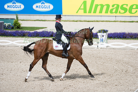 Nicola Wilson (GBR) and One Two Many