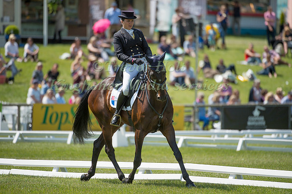 Gwendolen Fer (FRA) riding Romantic Love
