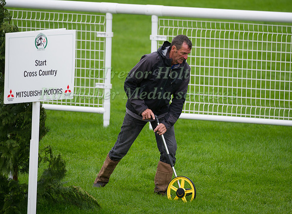 Mark Todd Prepares to leave the Start box