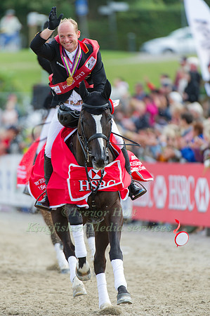 Michael Jung and Halunke FBW on their lap of Honour