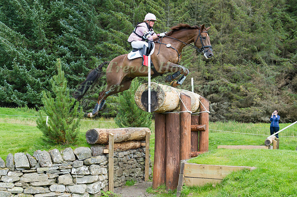 CARRIE BYROM (GBR) RIDING DAVINCI III