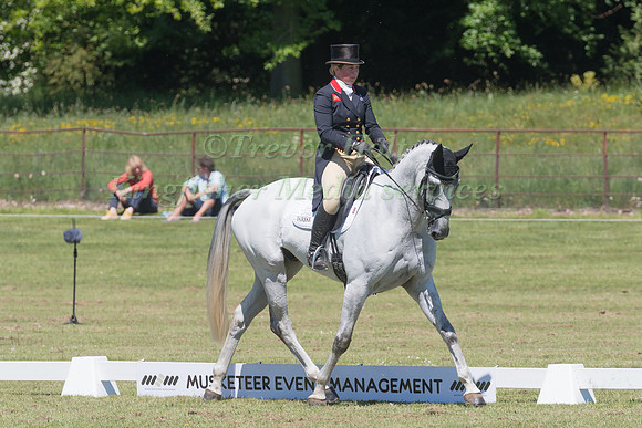 KITTY KING (GBR) AND VENDREDI BIATS