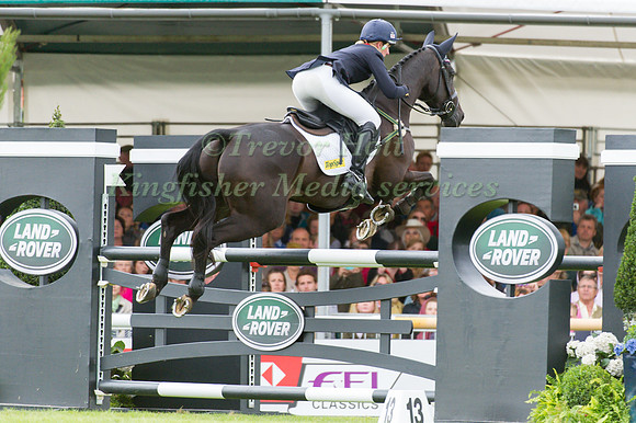 Nicola Wilson And Opposition Buzz