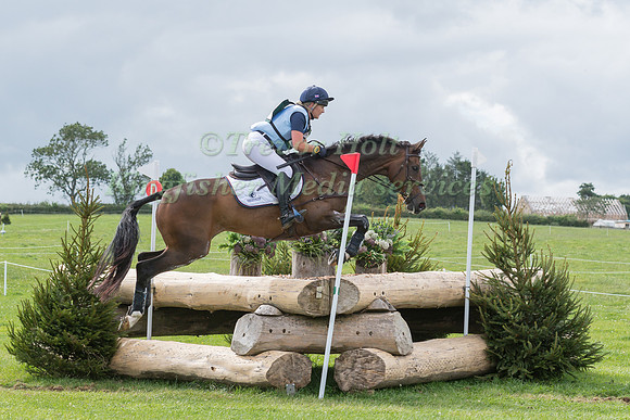 YASMIN INGHAM RIDING  SANDMAN 7