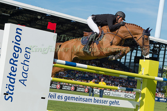 GREGORY WATHELET AND SANDERO