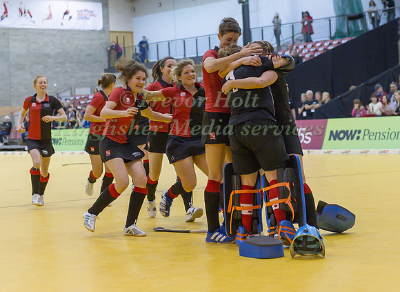 The team congratulate Amy Tennant